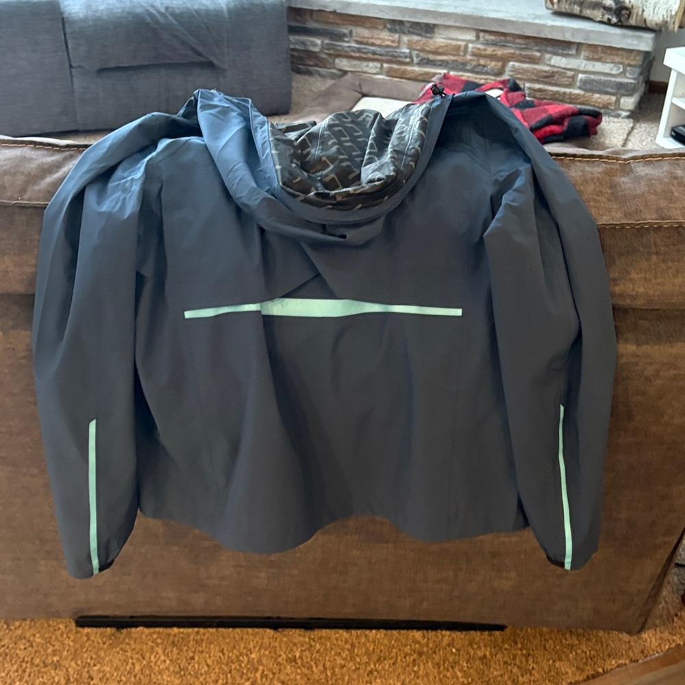 Huk Women's Jacket - Black and Gray